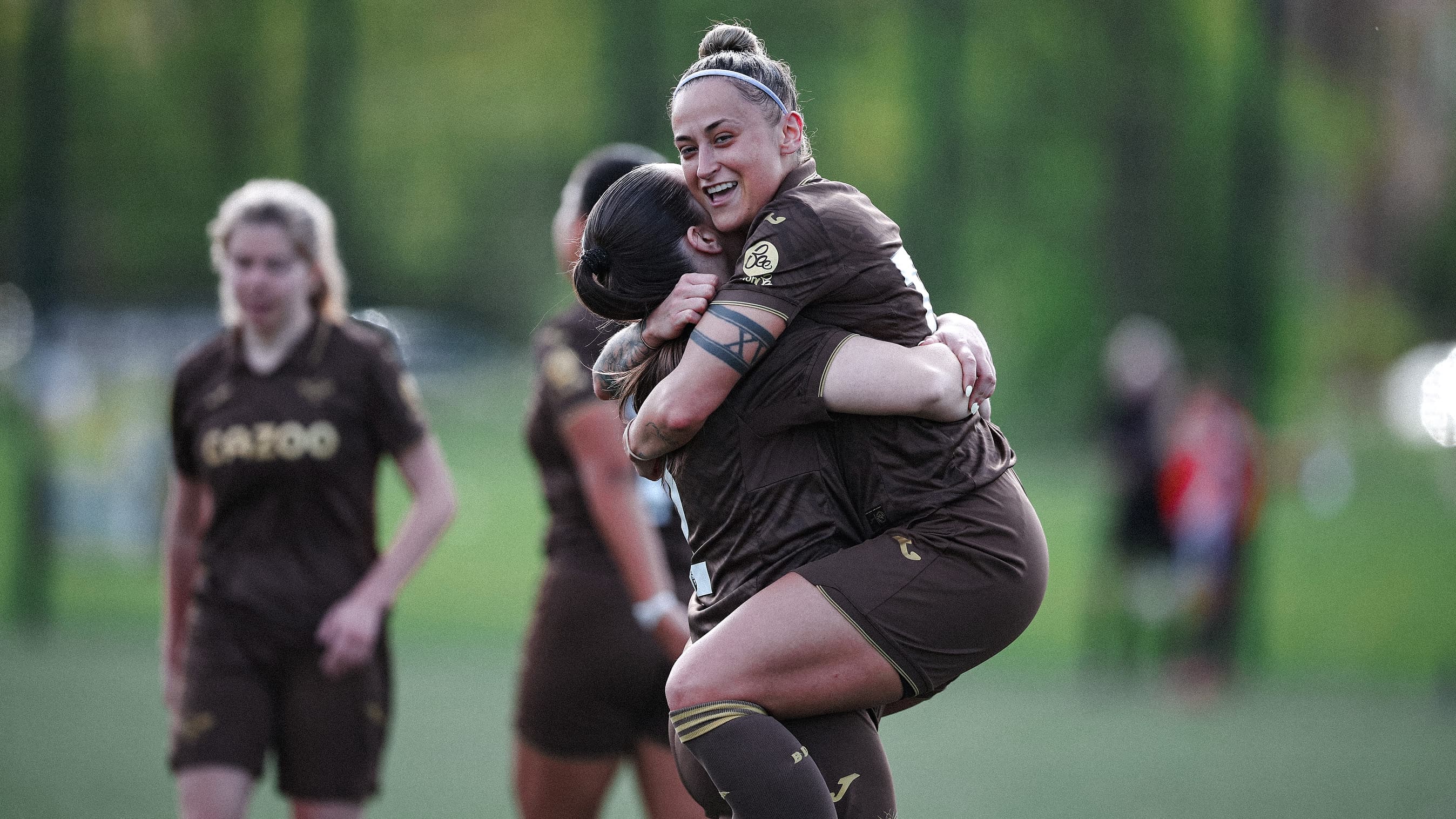 Sport London e Benfica 0 Brentford Women 10: Cheatley and Phillips hat-tricks as Bees hit double figures