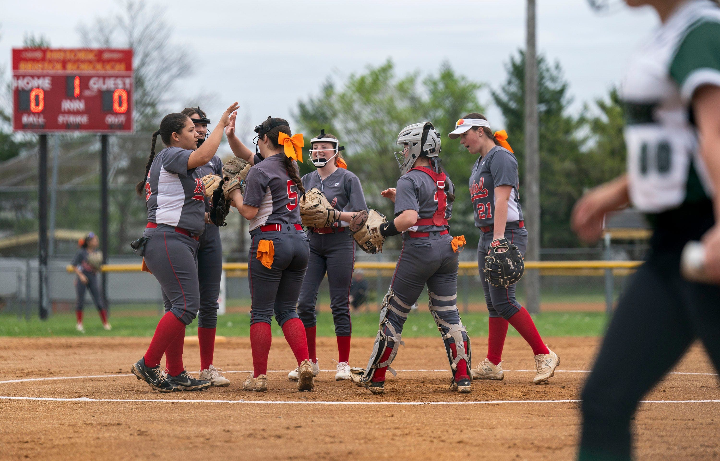 Which Bucks County softball teams are advancing in district playoffs?
