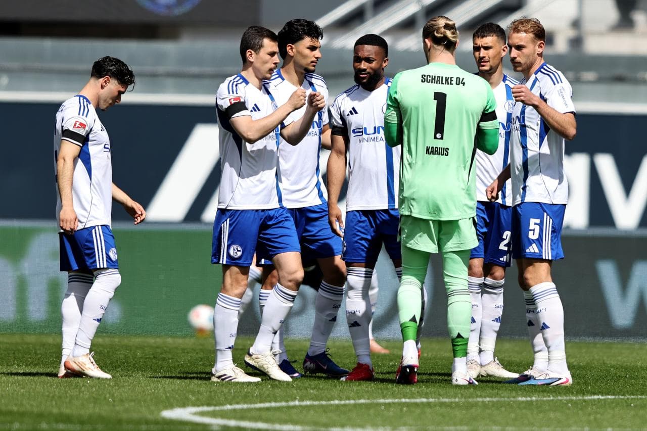 Schalke edge towards Bundesliga promotion as Muslić urges fans to avoid pitch invasion