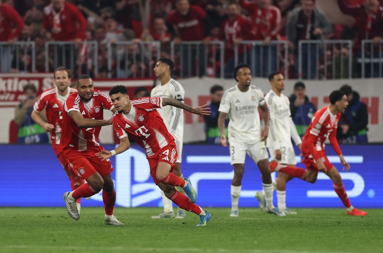 Díaz and Olise strike late as Bayern march past 10-man Real Madrid