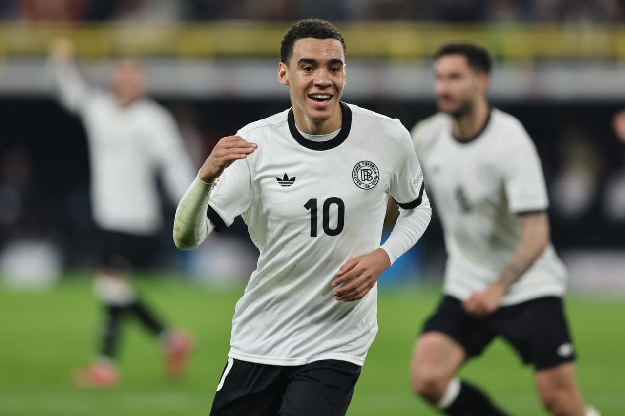 Bayern boss hits back at Kahn over Musiala World Cup comments