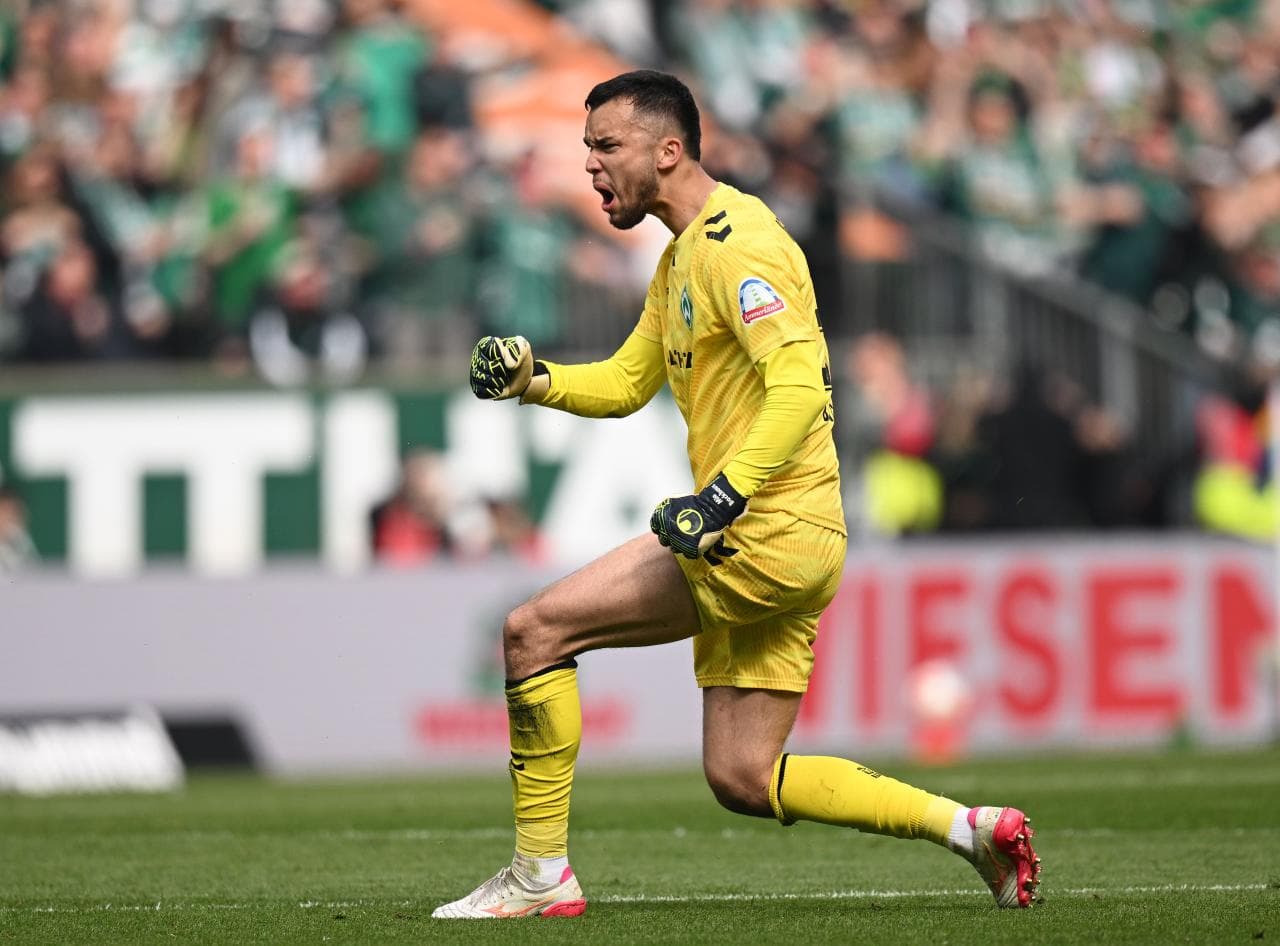 Borussia Dortmund eye Werder's Backhaus as potential heir to Kobel