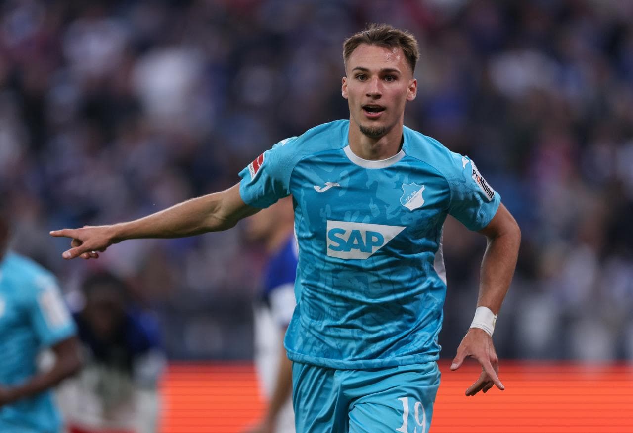 Hoffenheim star signs new contract