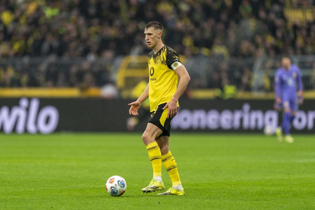 Schlotterbeck leaning towards new Dortmund deal amid ongoing contract talks