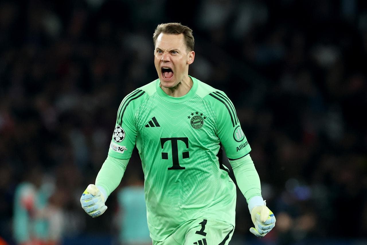 Neuer's agent Thomas Kroth travels to Munich for contract talks