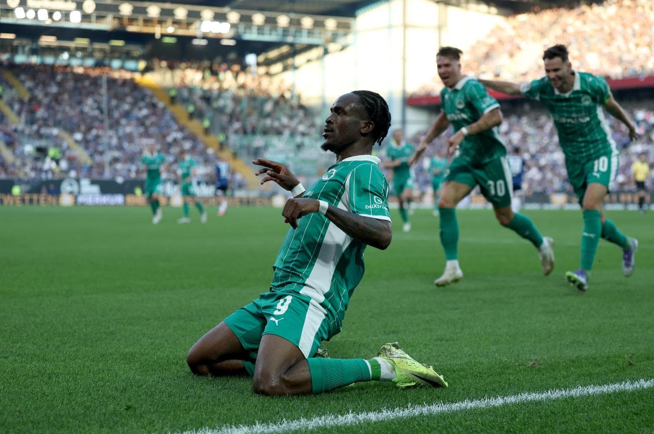 Eintracht Frankfurt trigger buy-back clause to re-sign striker