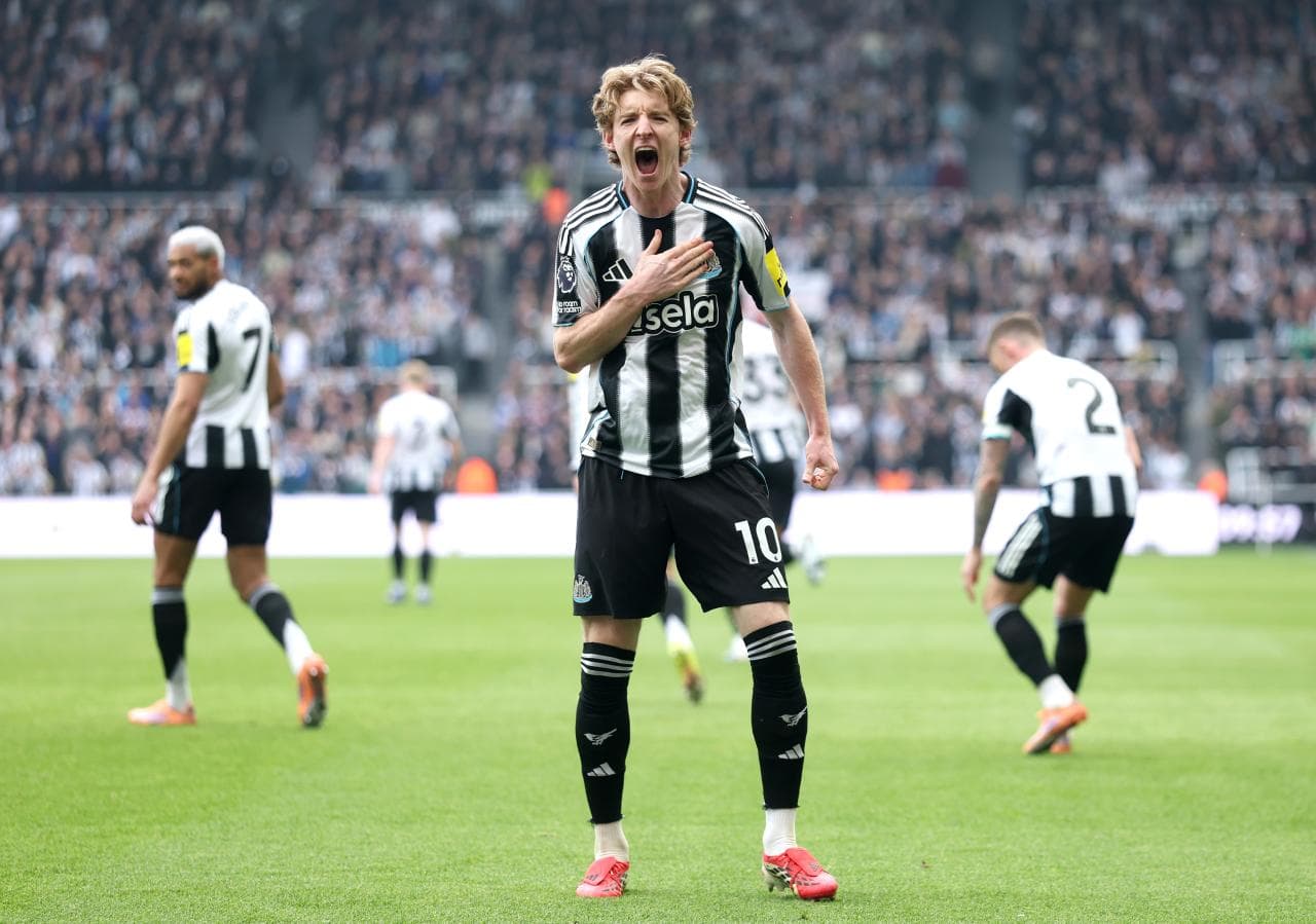 Newcastle's Anthony Gordon "open" to summer transfer amid Bayern links