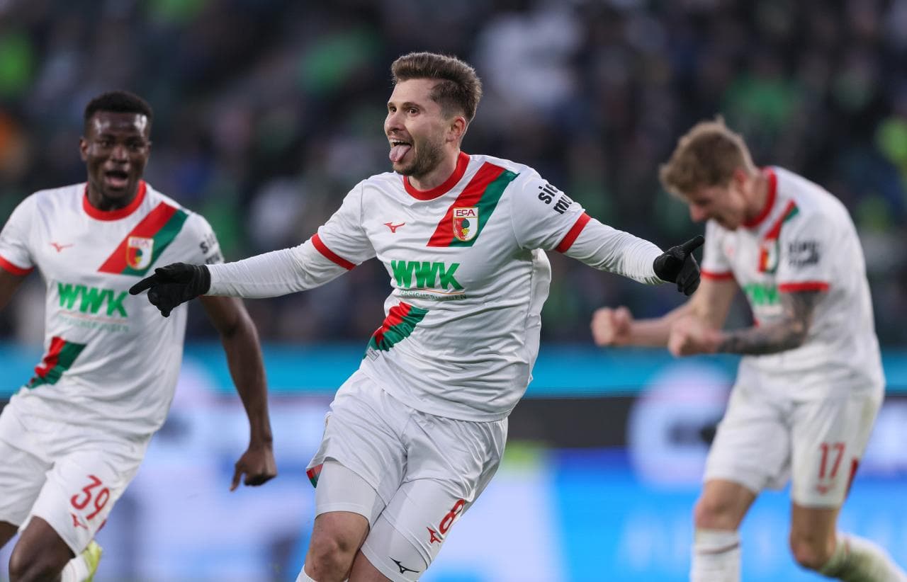 Augsburg midfielder close to Wolfsburg move