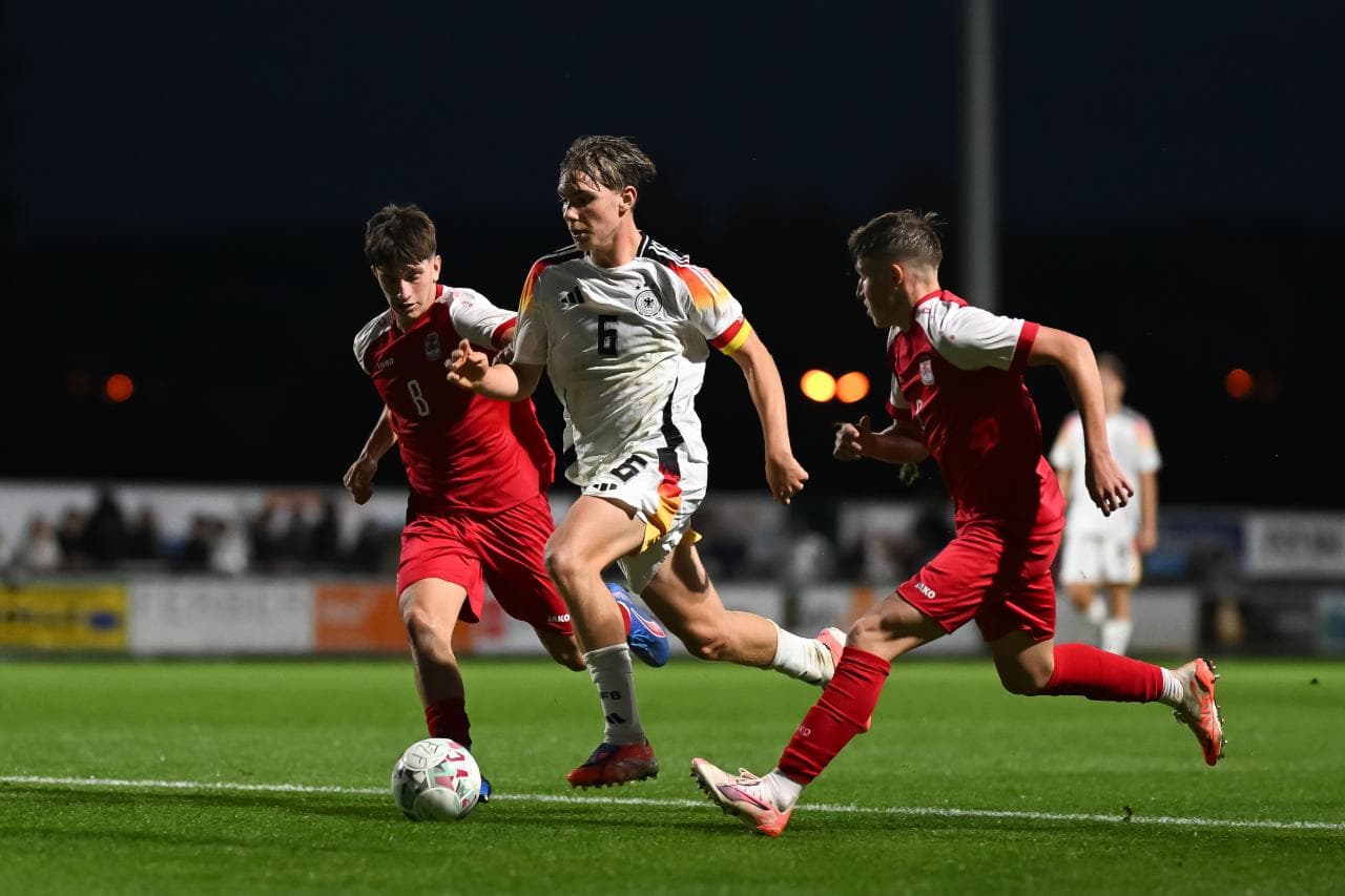 Bayer Leverkusen hold talks to sign 16-year-old Hertha wonderkid