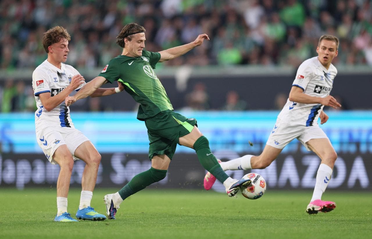 Wolfsburg and Paderborn play to scoreless draw in first leg of playoff