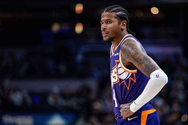 Suns’ Jalen Green suffers injury and limps to locker room against Mavericks