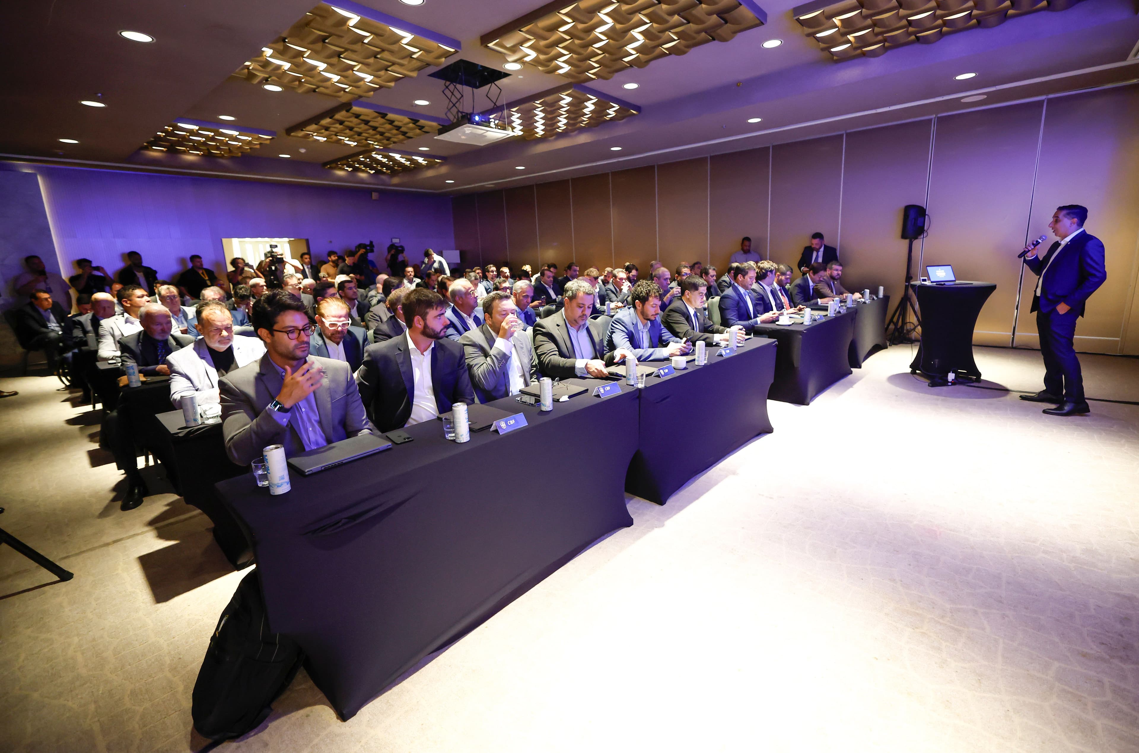 Officials approve progress in talks for Brazil's football league