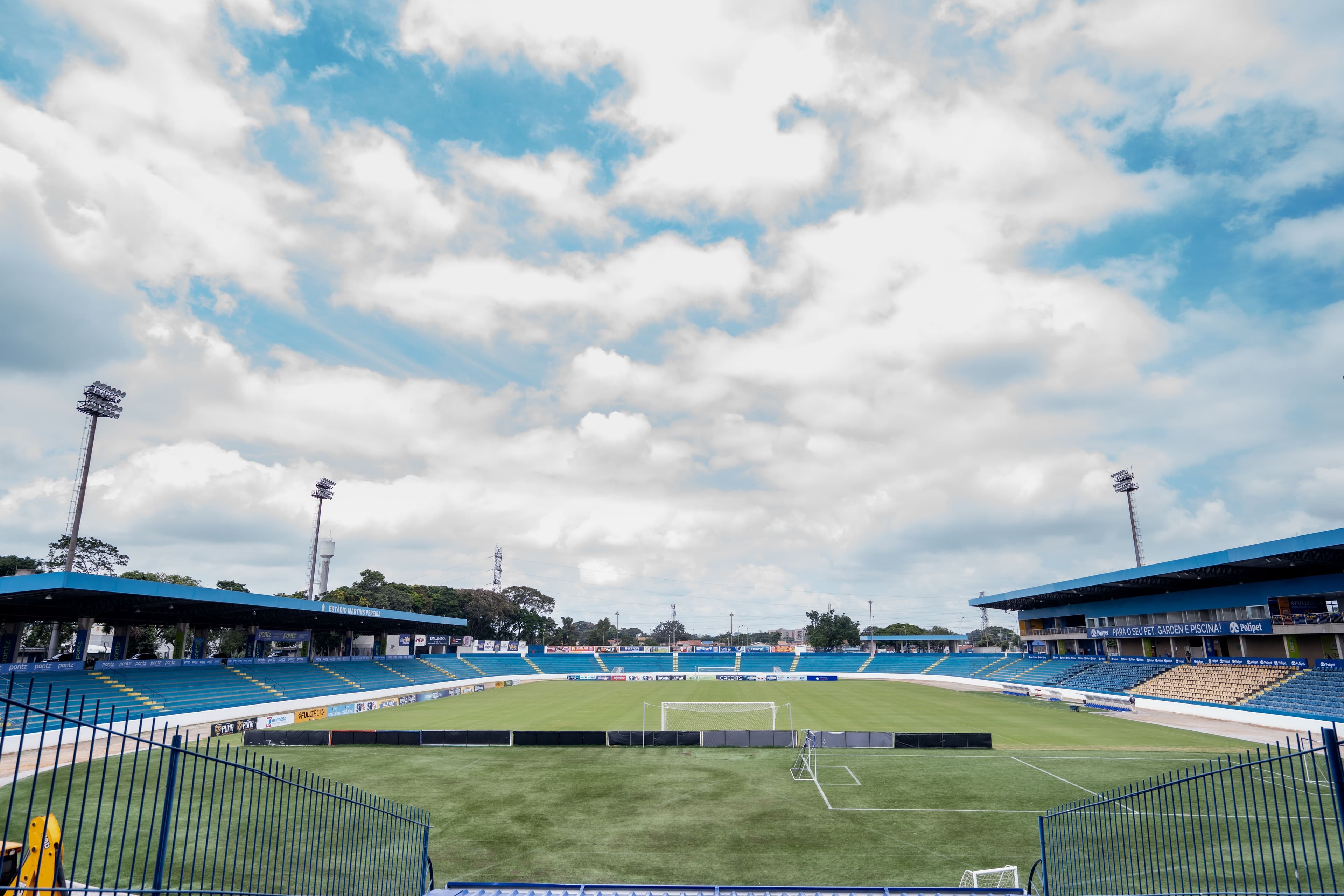 Brazil v Paraguay U20: 3,693 sold, Gold section sold out