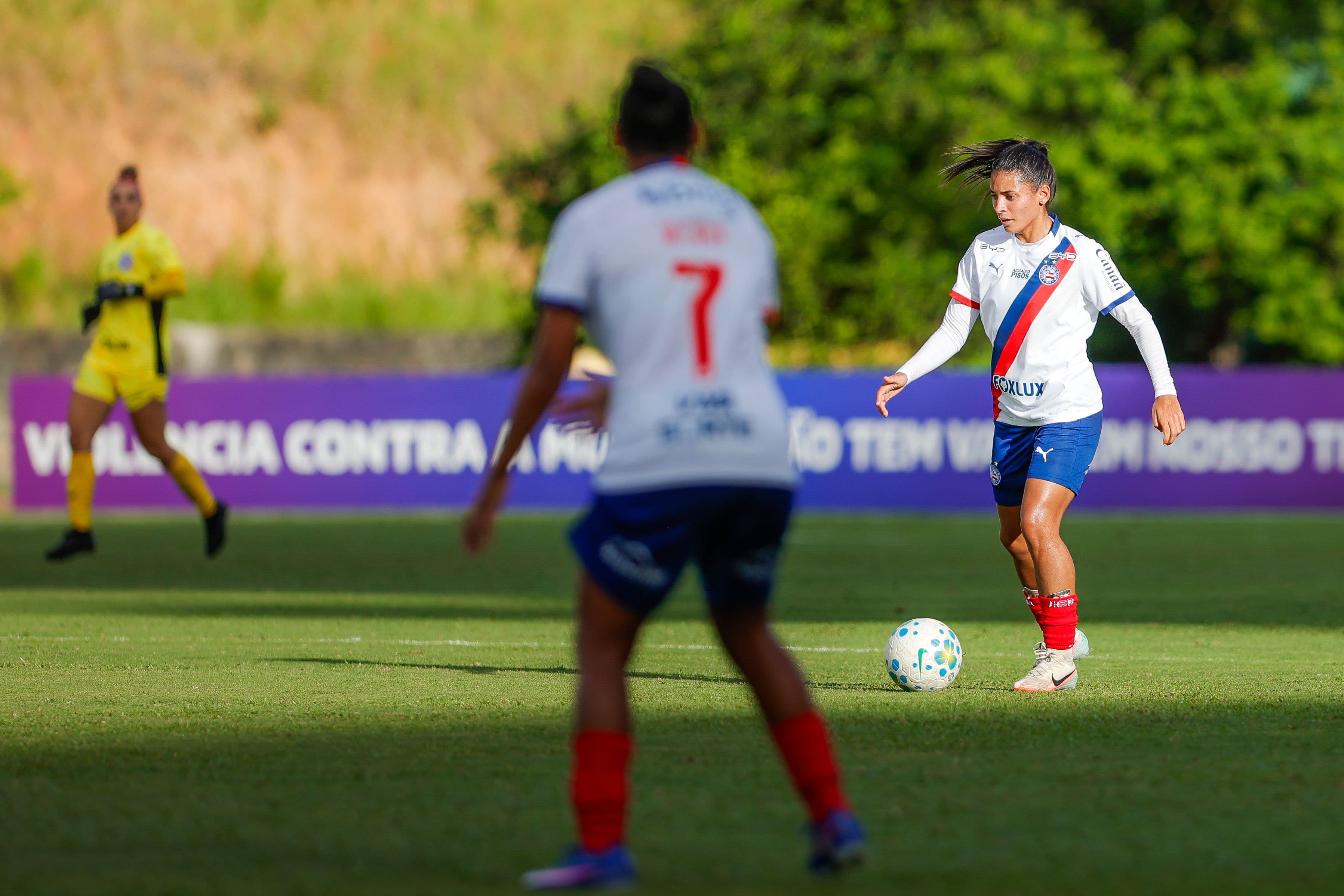 Women's A1: Bahia beat América-MG 3-1 to close on leaders