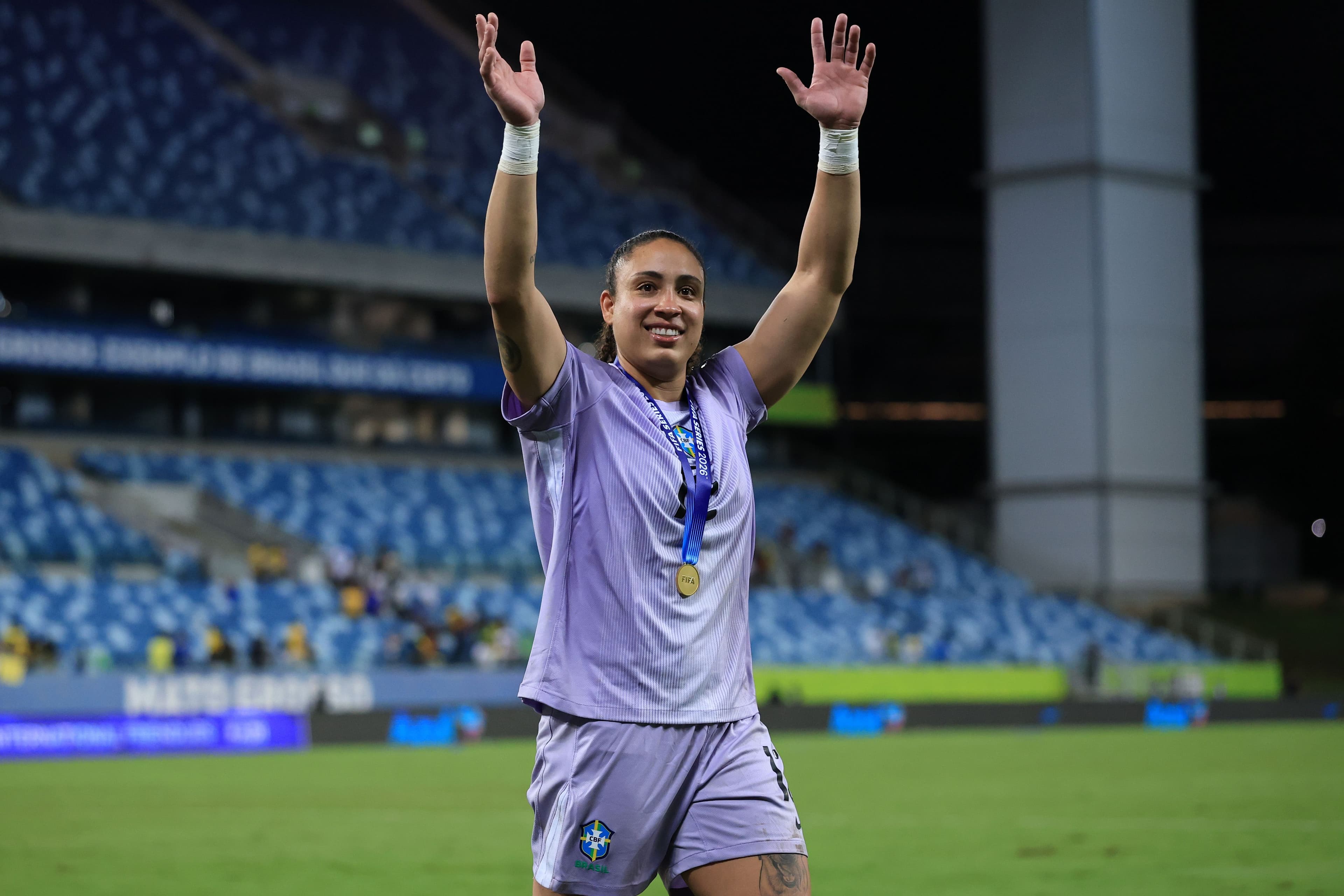 Lelê shines with crucial saves to win the FIFA Series