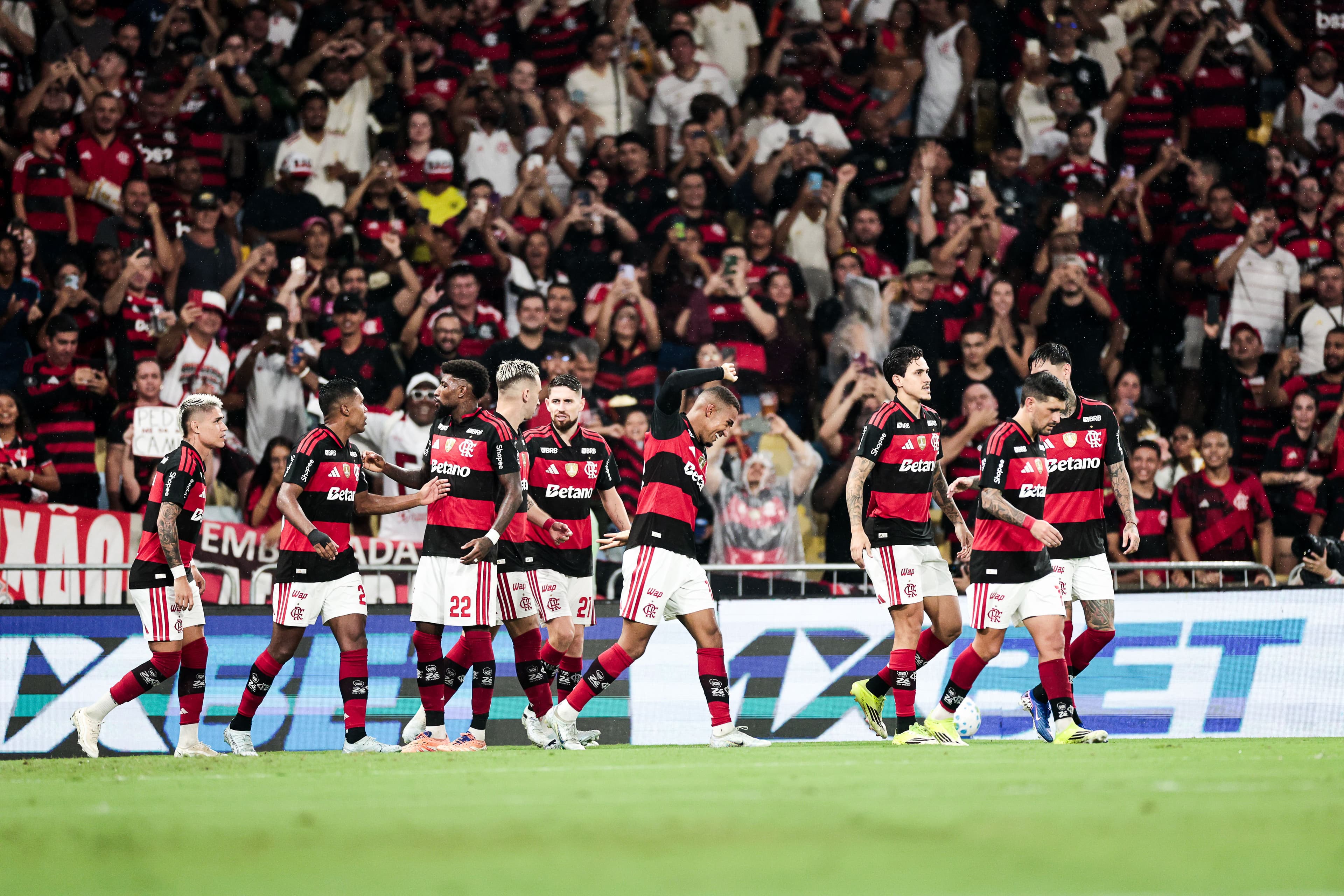 Flamengo beat Remo 3-0 and move into the Brasileirão top four