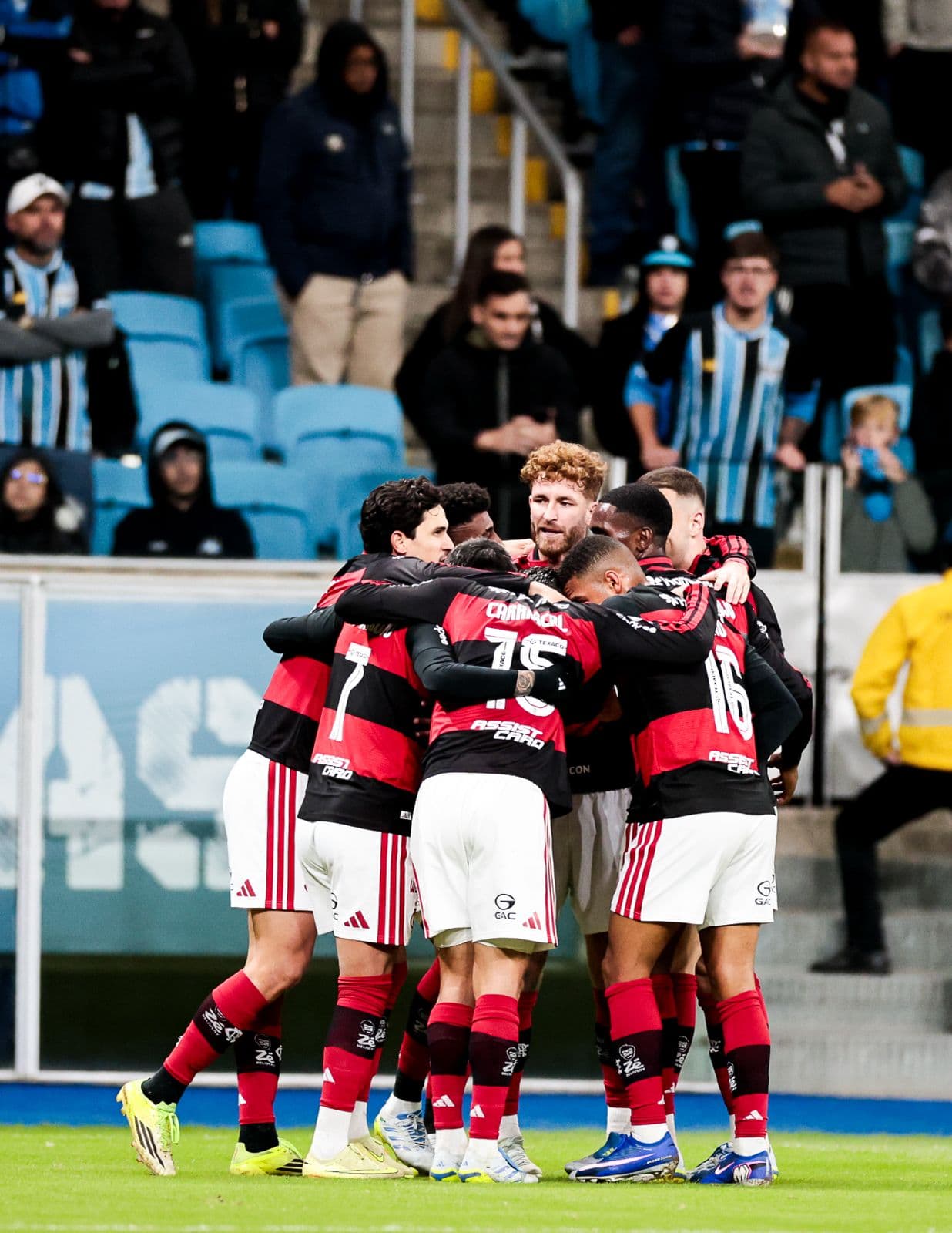Serie A: Fla close on Palmeiras, Corinthians win derby, Vasco into G-8