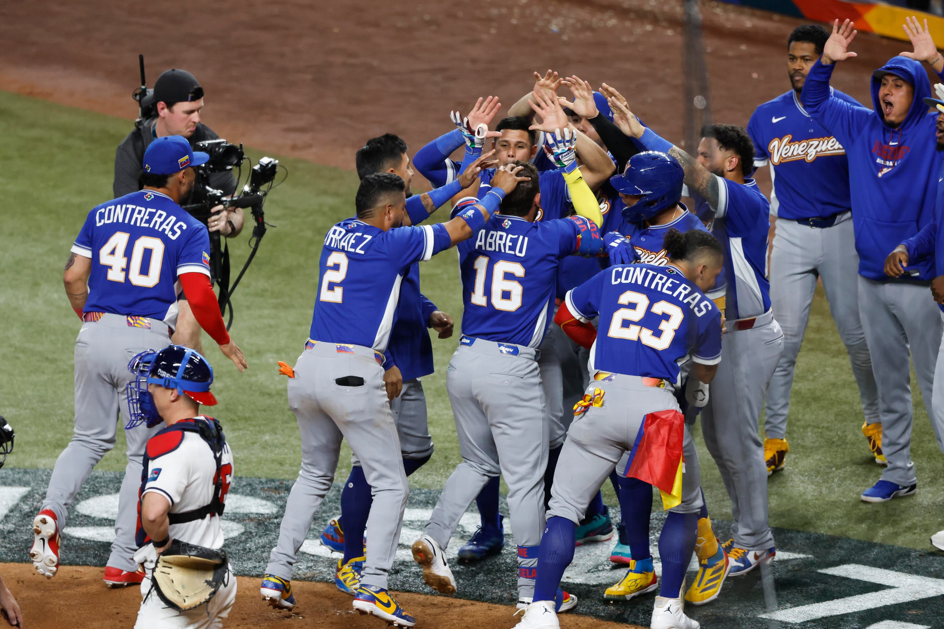 Venezuela Takes US by Storm, Dominates Semifinal Series 4-0!