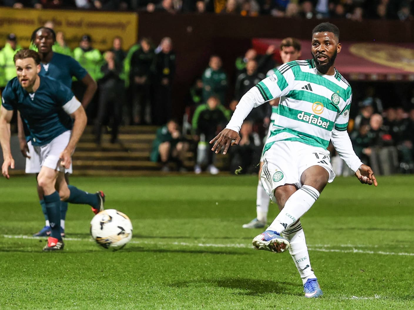 Celtic's late late show sets up title showdown at Paradise