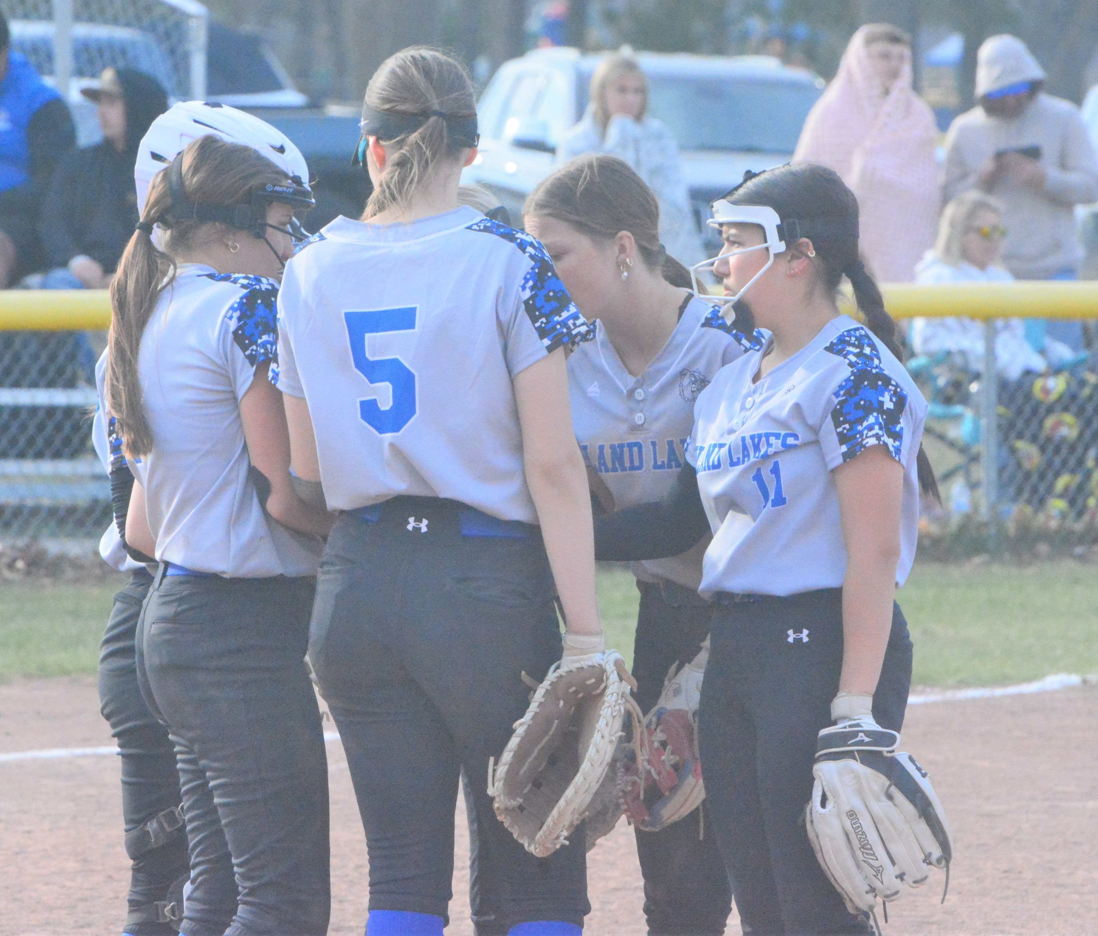 Inland Lakes softball sweeps Oscoda, moves winning streak to 14 games