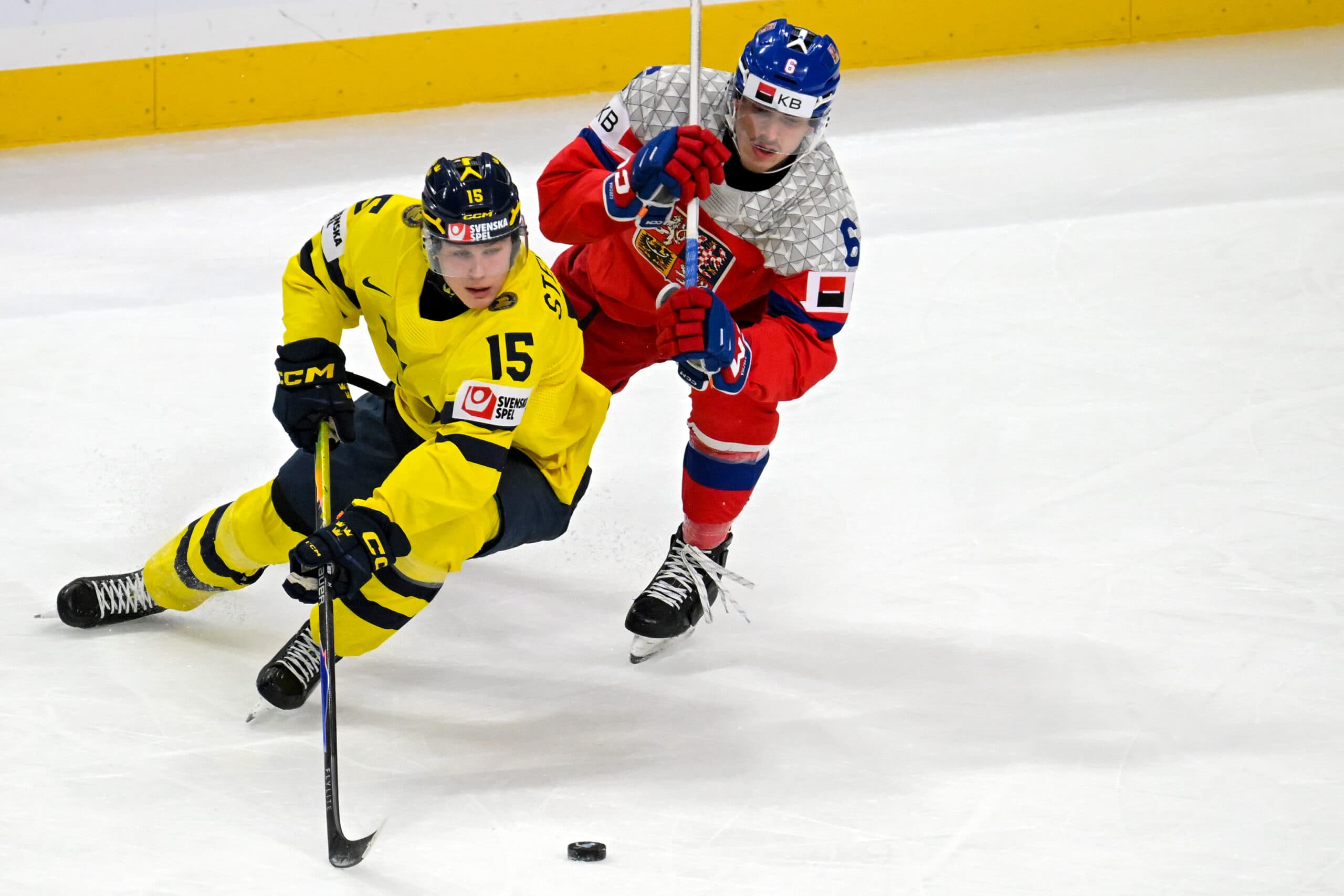 More Mock Drafts Have Blackhawks Picking Stenberg Fourth Overall