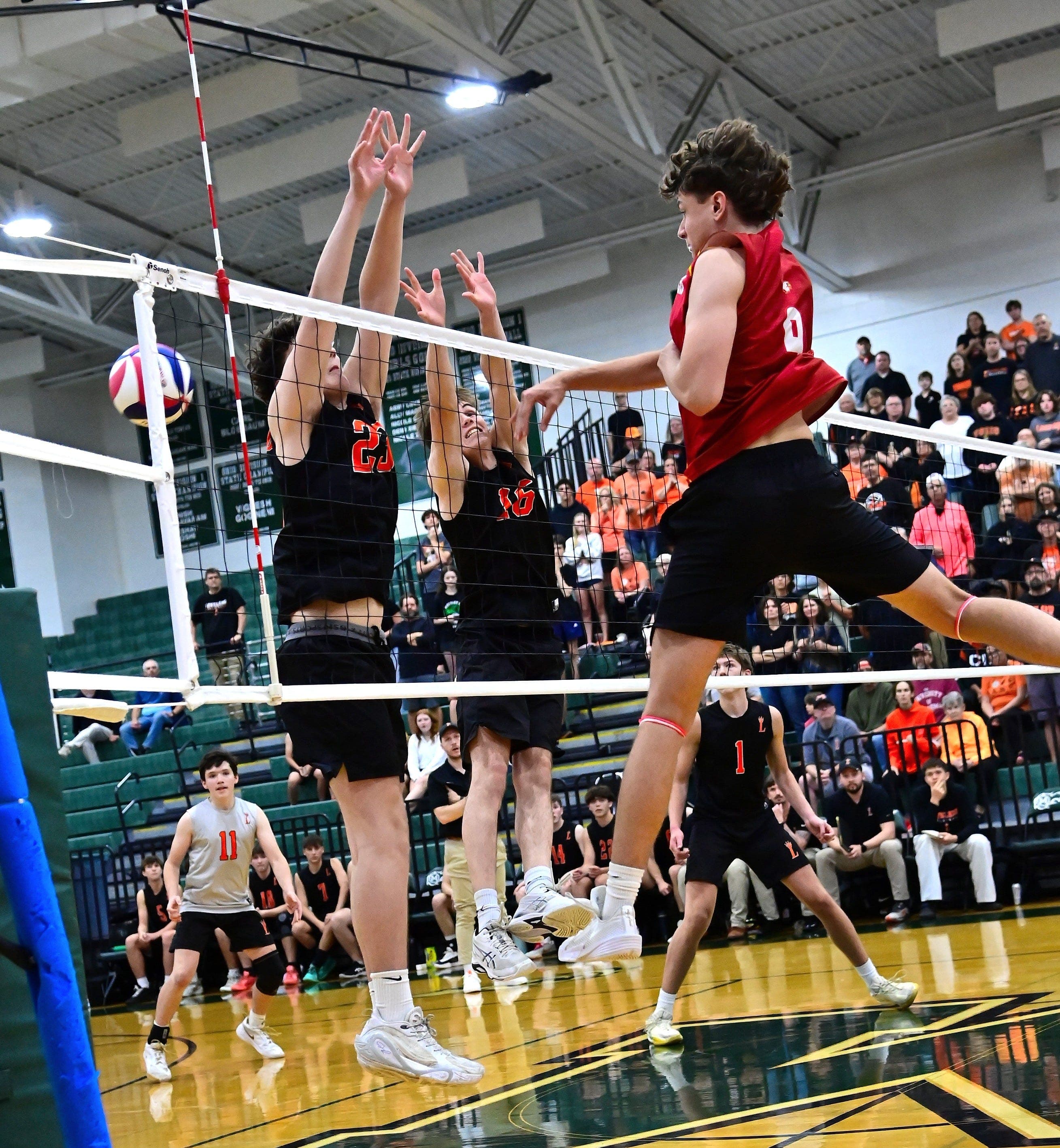 Moeller, Fenwick win OHSAA boys volleyball regional championships