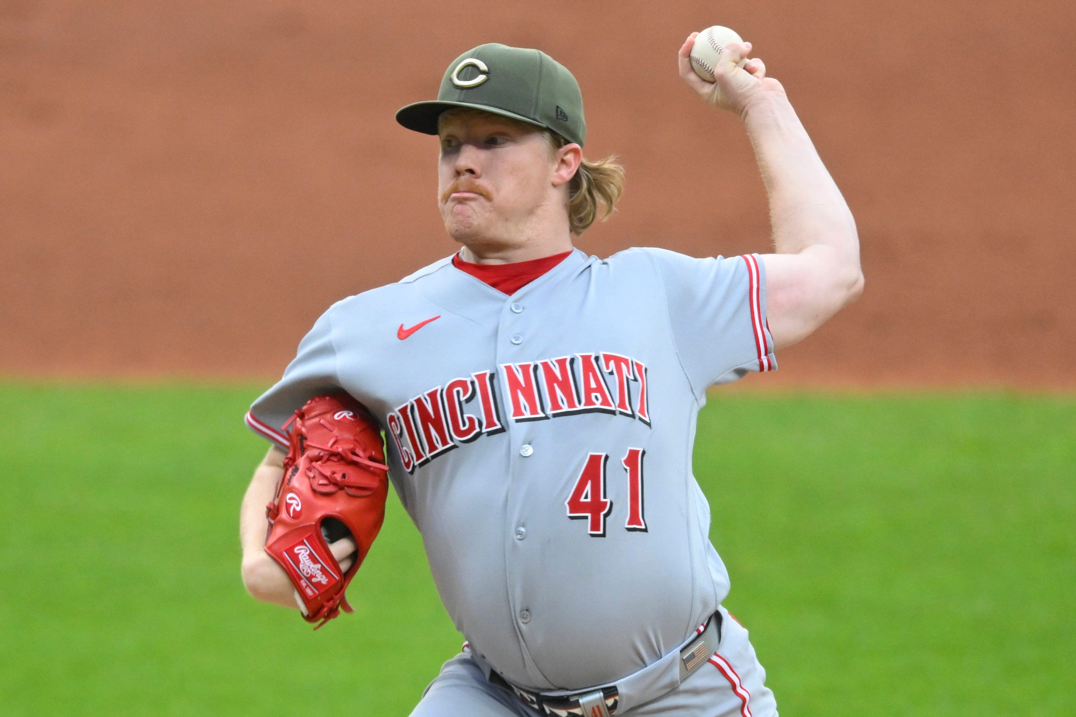 Reds get 5 scoreless from Andrew Abbott, hold on to beat Guardians