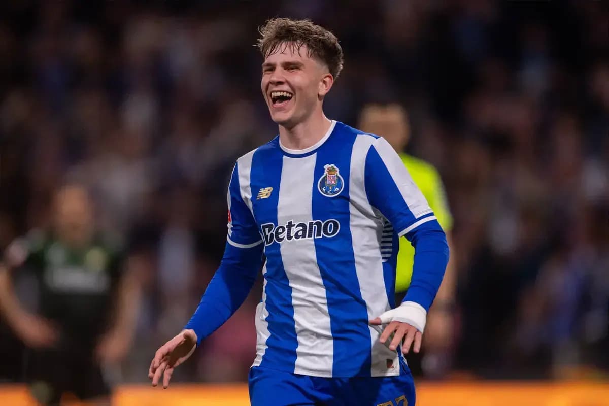 🚨 Liverpool, Man United, Spurs, and Oskar Pietuszewski Battle for $120 Million!