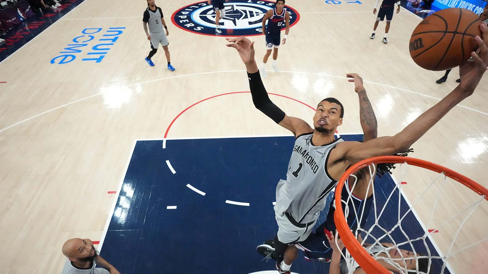 New Headline: Spurs Soar Toward NBA Finals Victory Streak