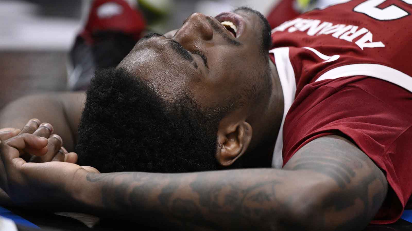 Arkansas’ Billy Richmond III gets ejected vs. Arizona after flagrant 2 foul