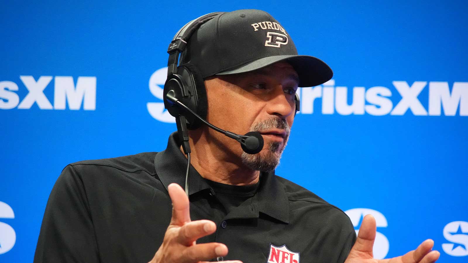 Steelers Superstar Rallies for Aaron Rodgers’ Record-Breaking Battle!