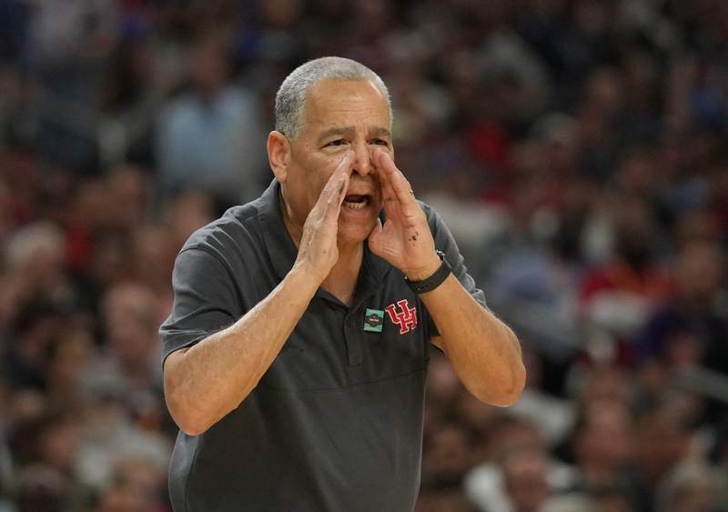 Houston HC Kelvin Sampson Uses Willie Fritz’s Example to Demand NIL Support Amid Will Wade Fiasco