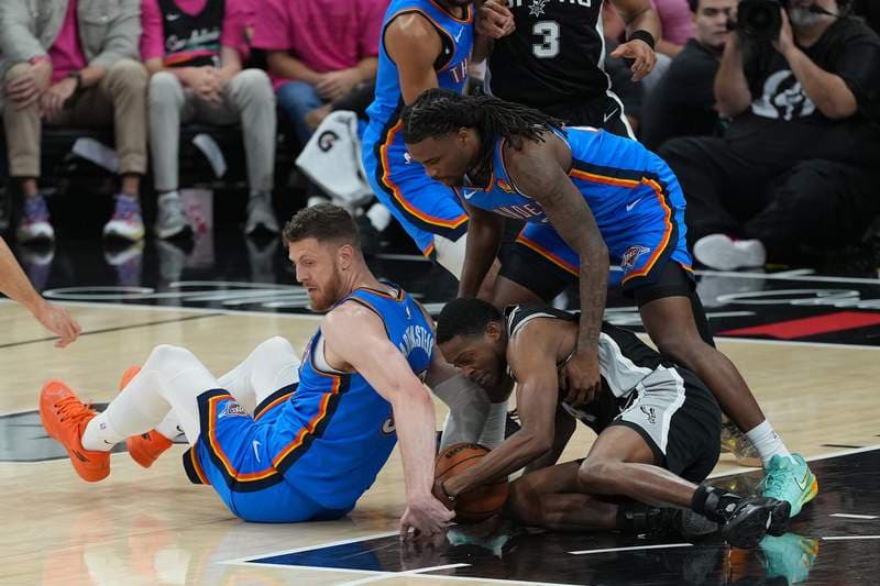 What Happened to De’Aaron Fox? Spurs Avoid Colossal Injury Blow to Star Guard in Game 3 Return vs Thunder (May 22)