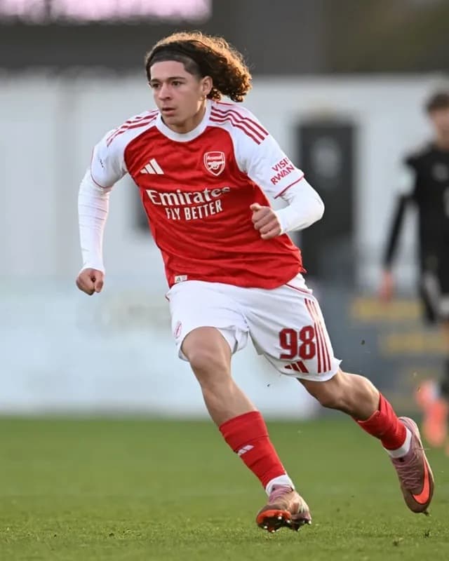 14yo debut goal & a winger in net as Arsenal u18s draw with Fulham