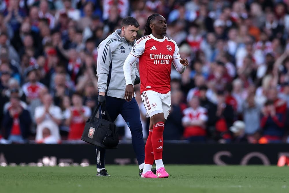 Arsenal hire external physio for injury crisis review