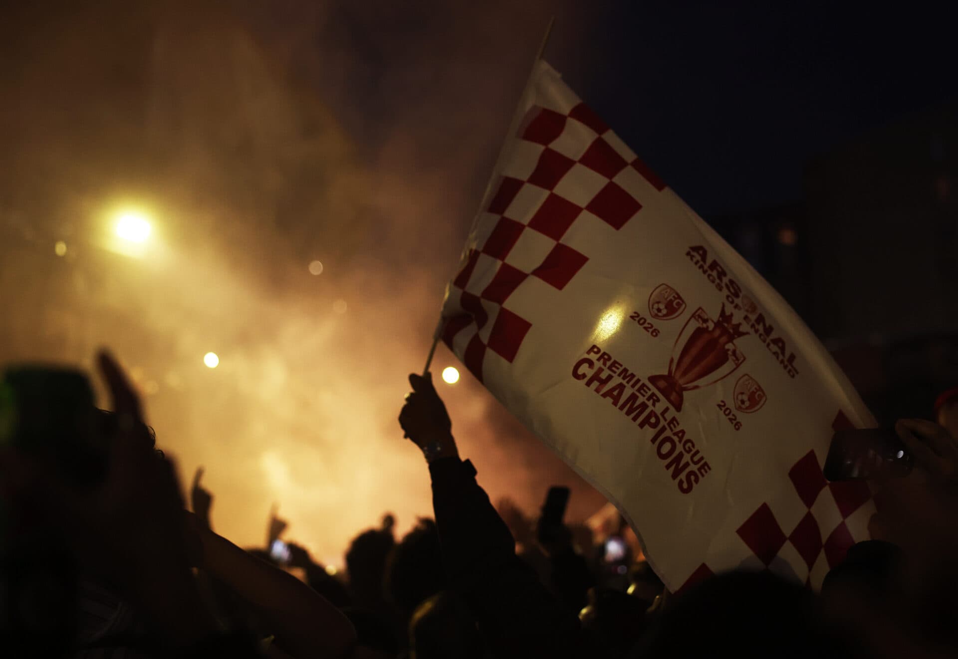 Watch Arsenal fans celebrate outside The Emirates