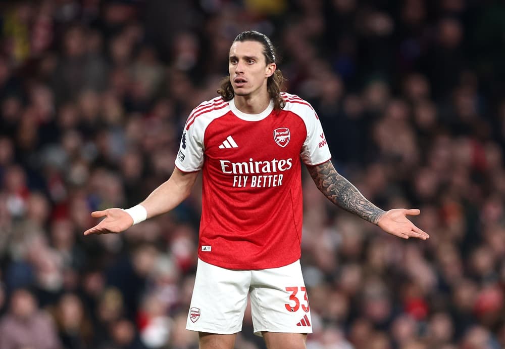 Arsenal star plays down injury fears