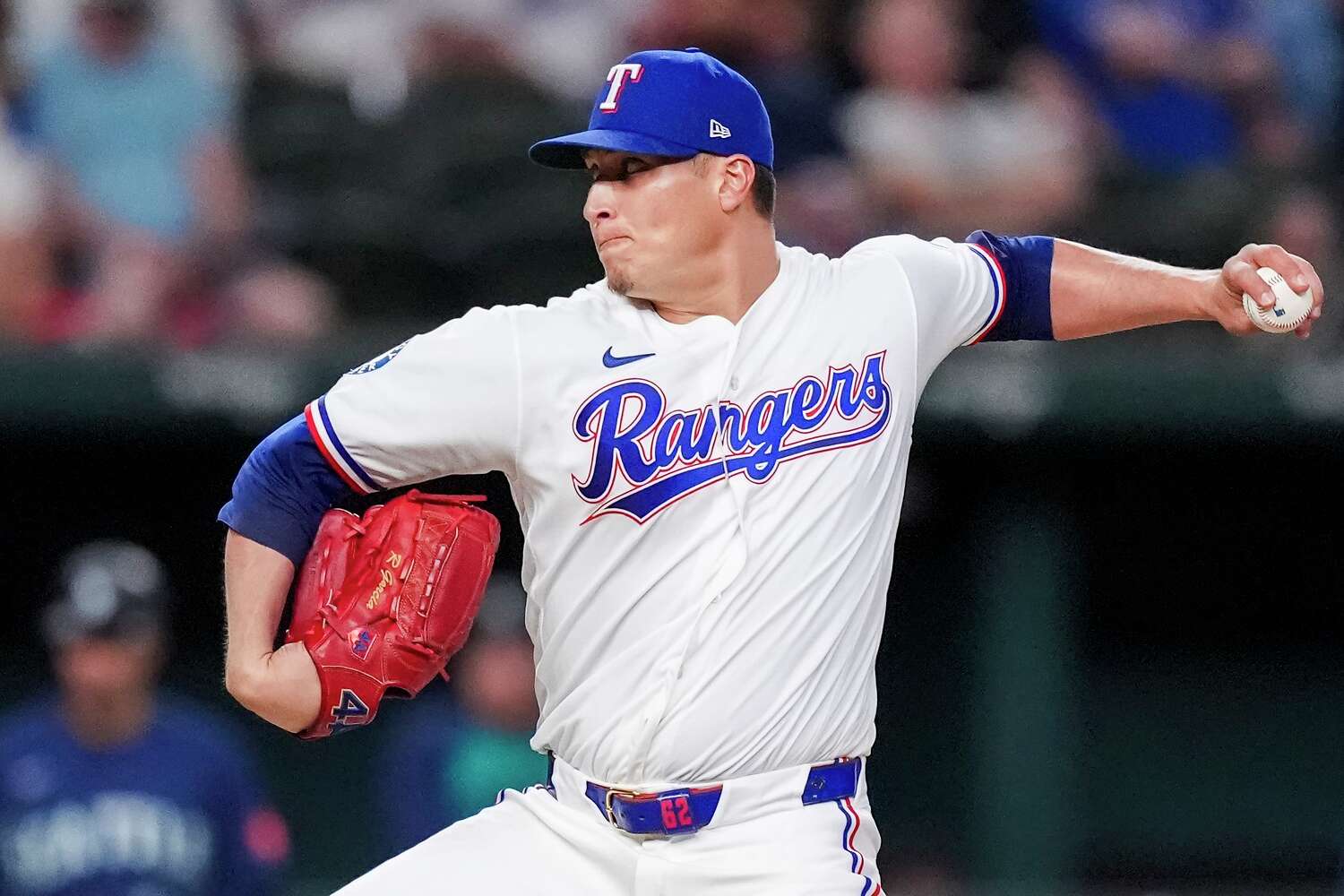 Rangers don't expect Robert Garcia to need IL stint — a relief for their banged-up bullpen