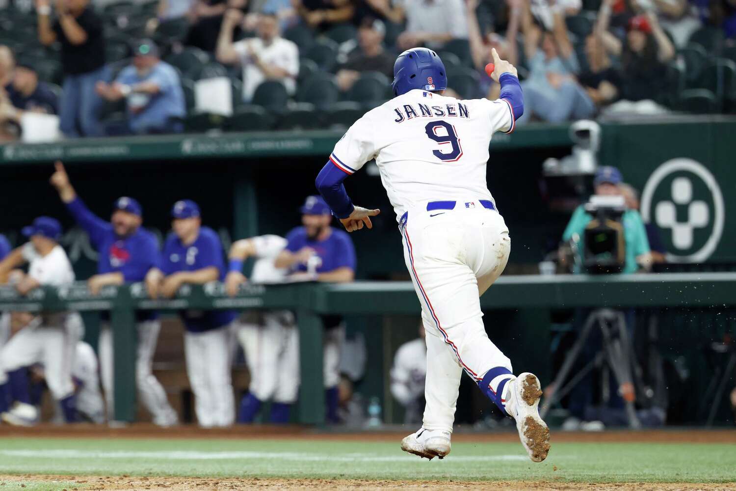Danny Jansen, Jake Burger make Midwesterner magic in Rangers' chaotic comeback vs. Arizona