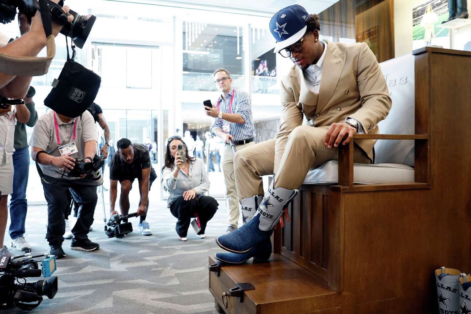 Cowboys first-round pick Caleb Downs welcomed to Dallas with handcrafted Lucchese boots