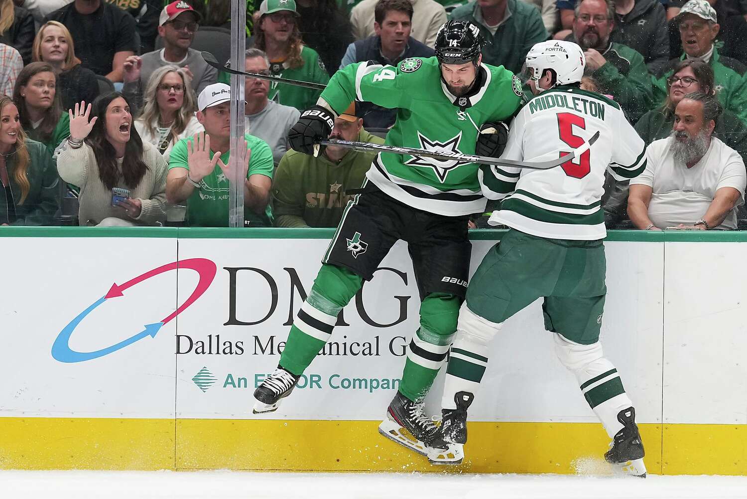 Stars-Wild national predictions: Who comes out on top in 'dead-even' first-round matchup?