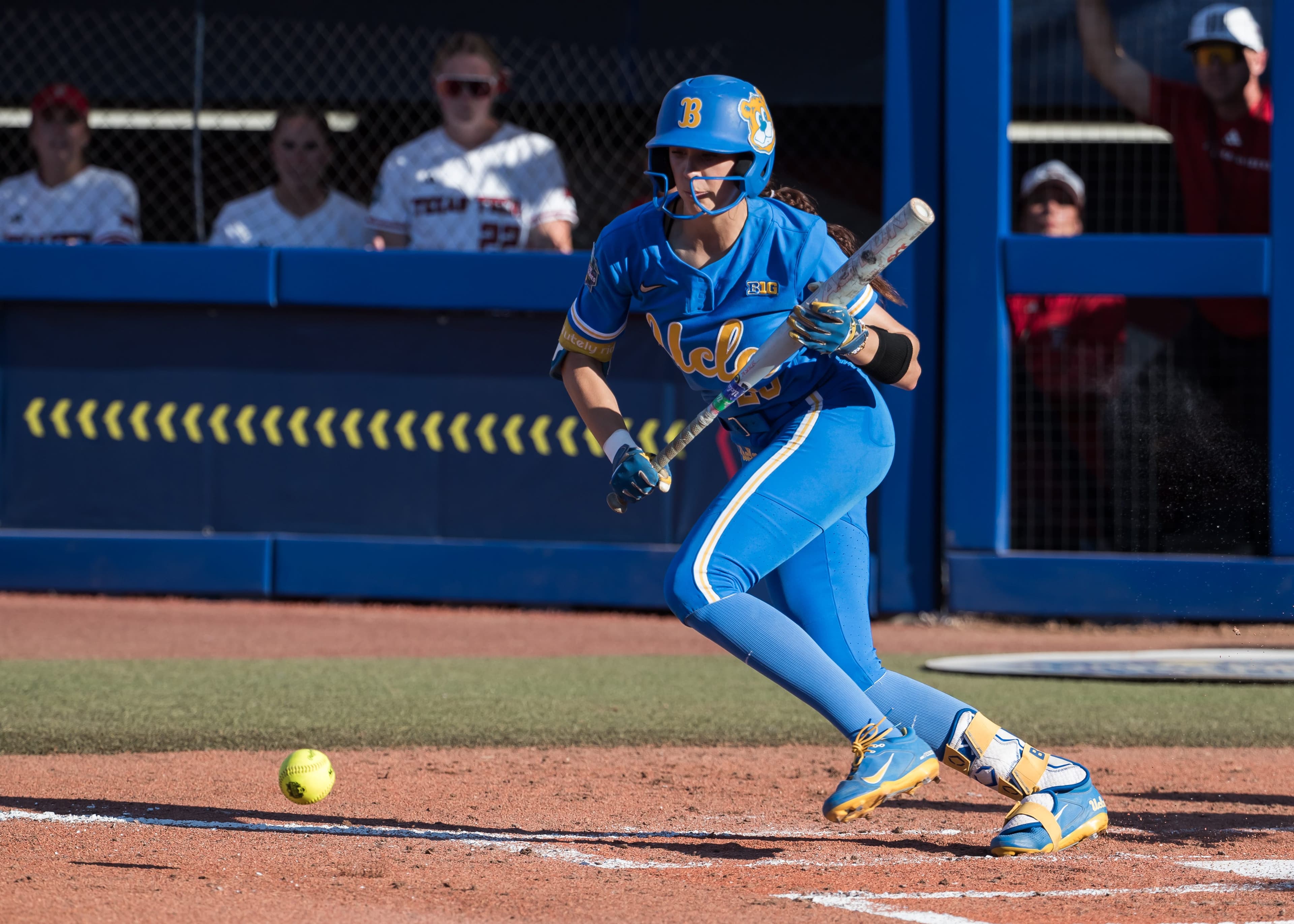 NCAA softball super regionals: UCLA hits 3 bombs in Game 1 win vs. UCF