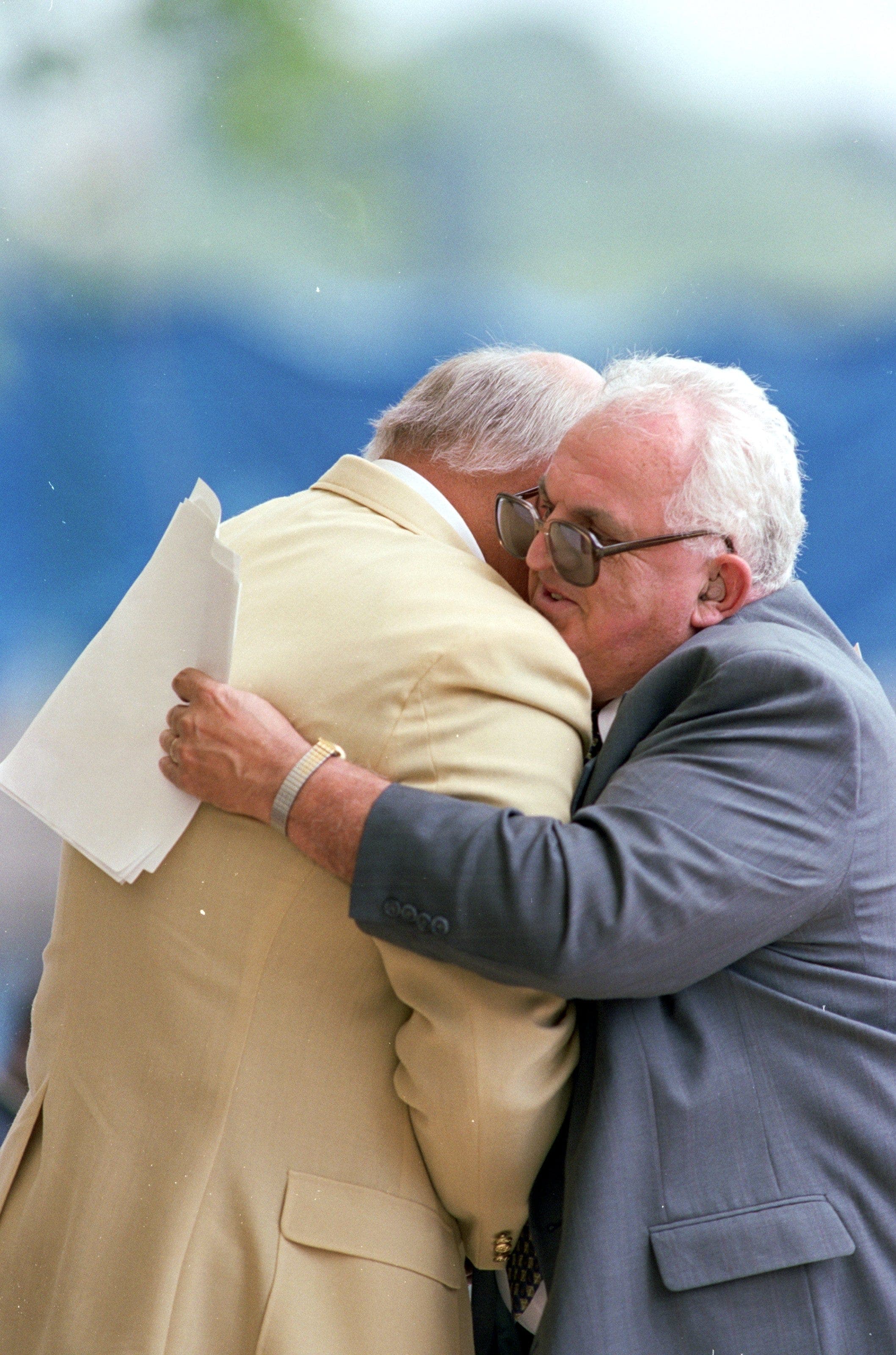 Buffalo Bills staffers to be honored by Pro Football Hall of Fame