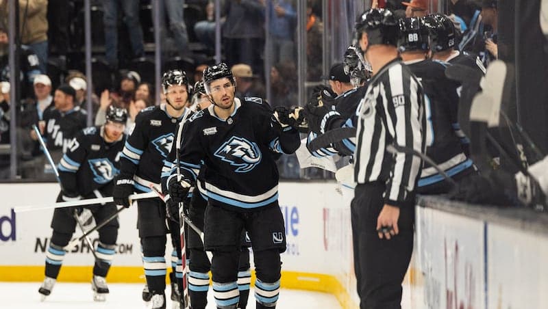 Mammoth having ‘a heck of a lot of fun’ in playoff push