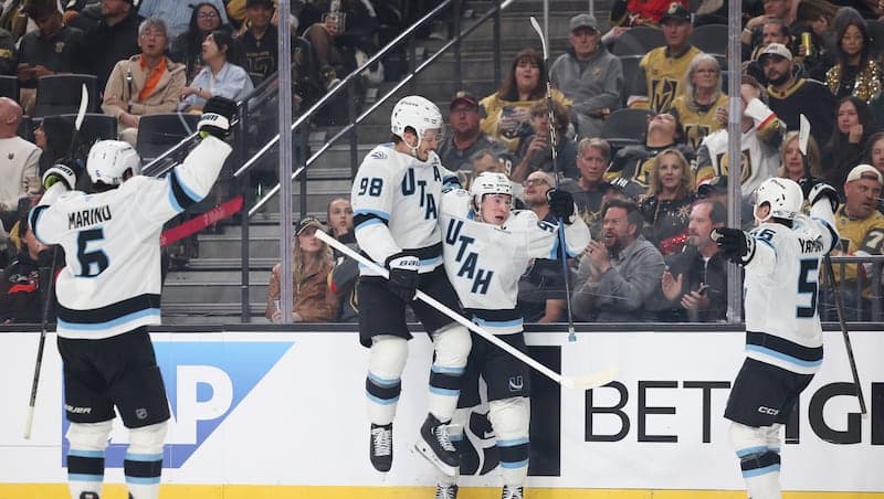 Mammoth earn 1st-ever playoff win