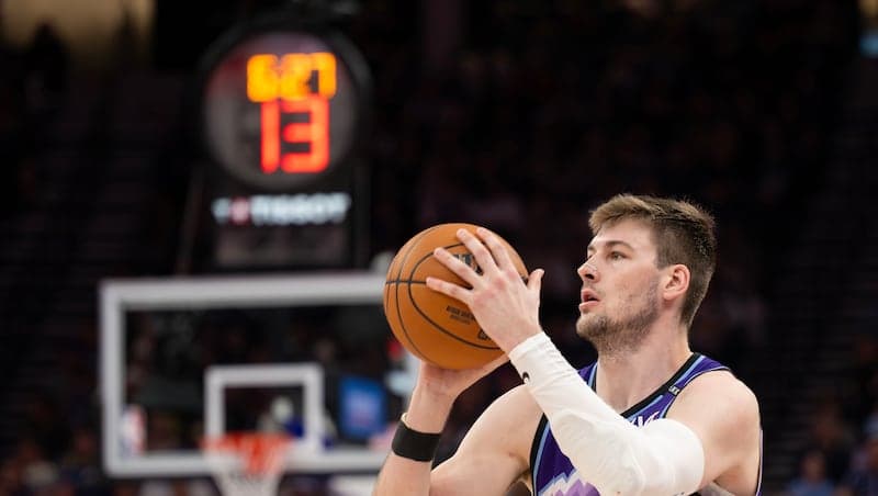 Kyle Filipowski has been juggling playing two positions with the Jazz, but he’s seeing the silver lining