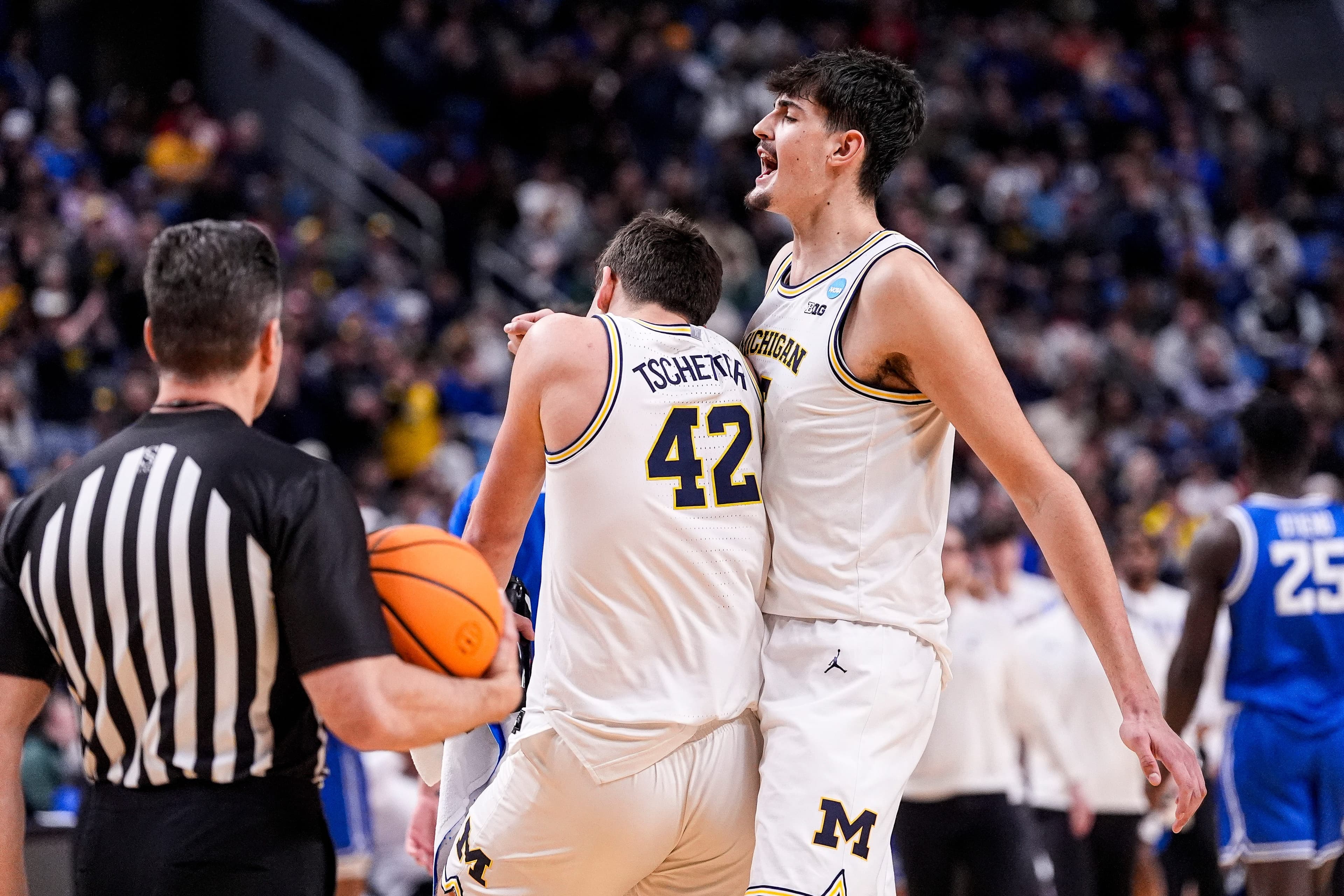 Michigan basketball vs Tennessee for a Final Four spot: Prediction, preview