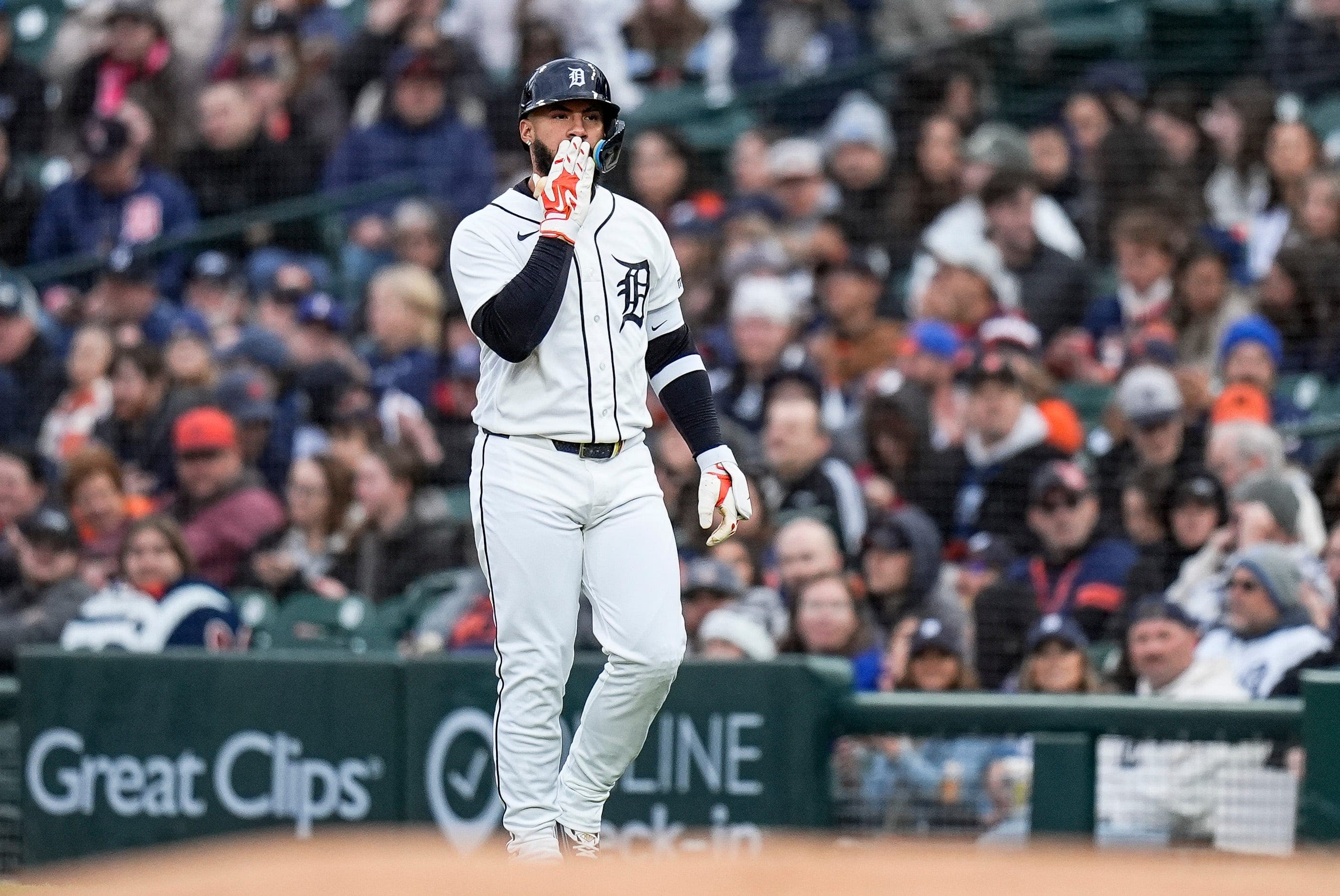 Gleyber Torres injury: Detroit Tigers 2B leaves game vs Rangers