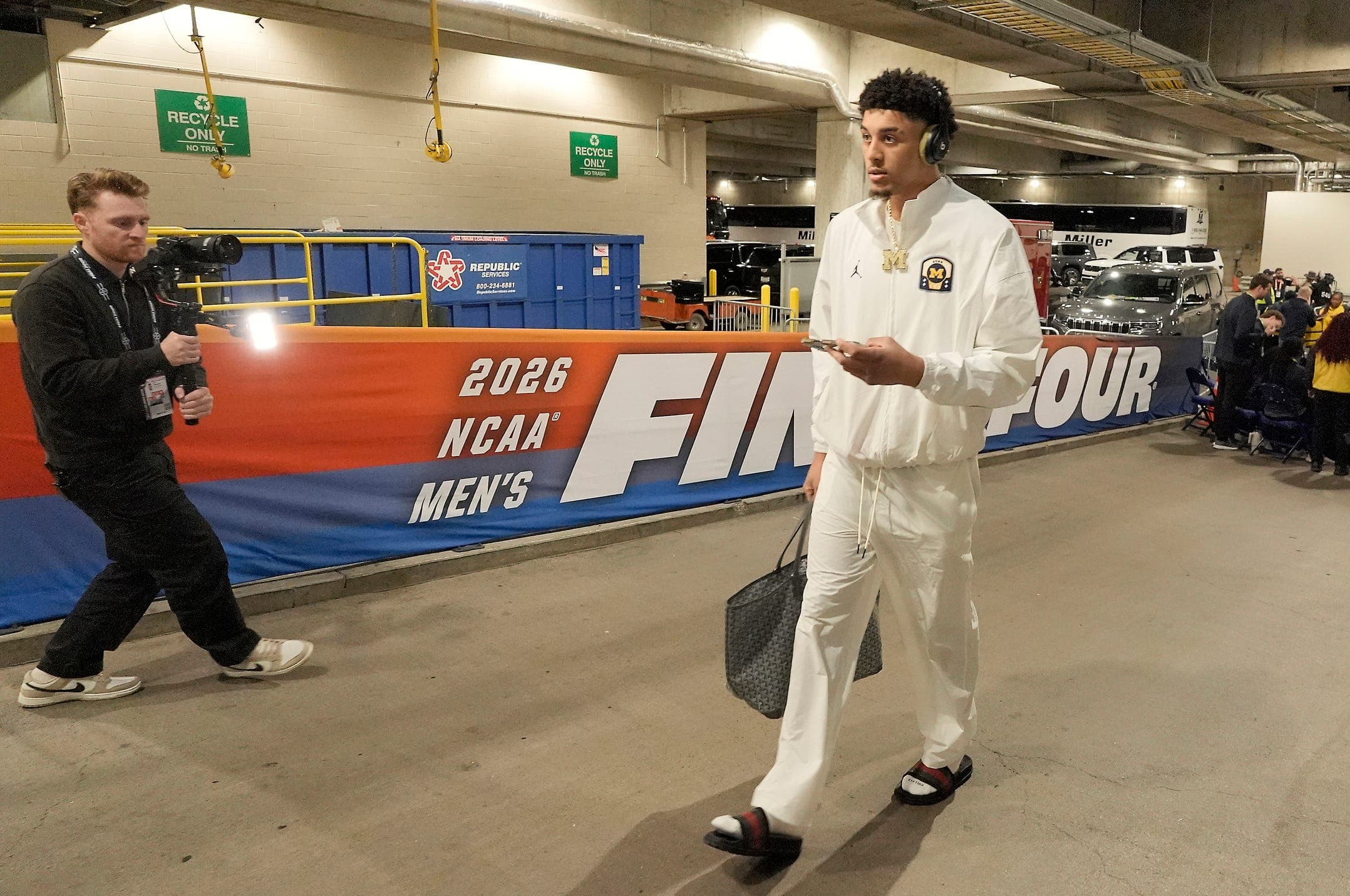 Yaxel Lendeborg injury update in Michigan vs Arizona at Final Four