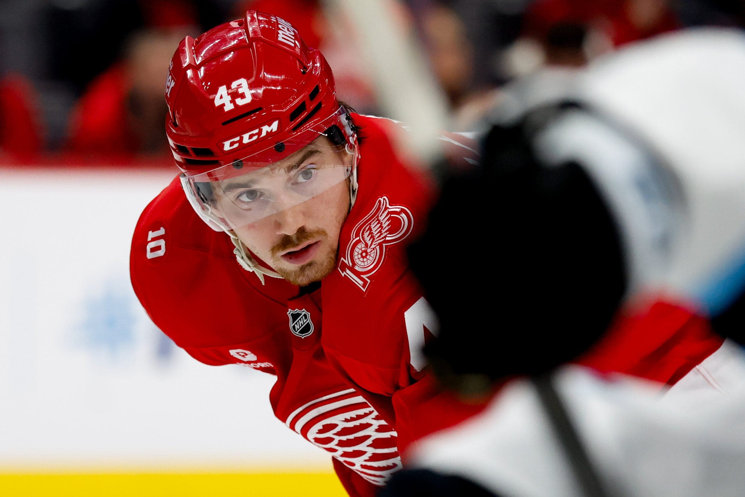 Red Wings Extend Leonard
